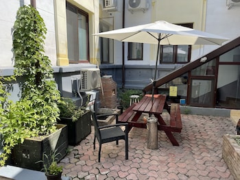 piata uniri cozy inn