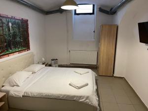 piata uniri cozy inn