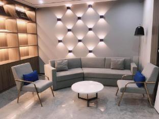 7 Days Inn (Guangzhou Jingxi Nanfang Hospital Tonghe Metro Station),,2 star