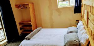 sunset beach backpackers