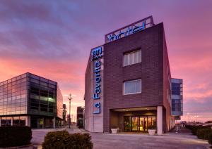 Hotel La Favorita,Manerba Del Garda>>Castiglione Delle Stiviere,4 star