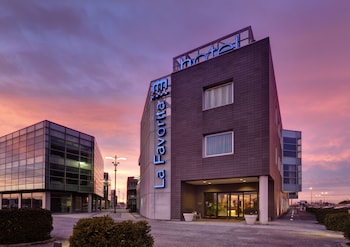 Hotel La Favorita,Manerba Del Garda>>Castiglione Delle Stiviere,4 star