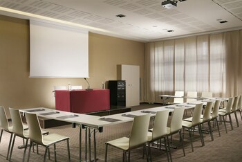 Hotel La Favorita,Manerba Del Garda>>Castiglione Delle Stiviere,4 star