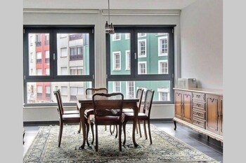 spacious modern flat 100m2 in the heart of the city center