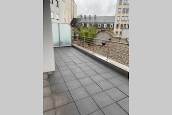 spacious modern flat 100m2 in the heart of the city center