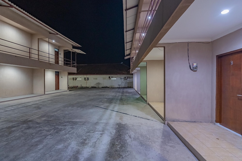 reddoorz plus bukit cinta street