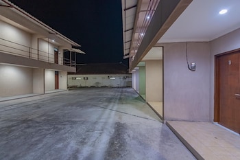 reddoorz plus bukit cinta street