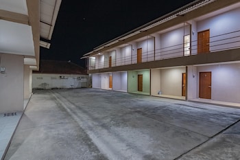 reddoorz plus bukit cinta street