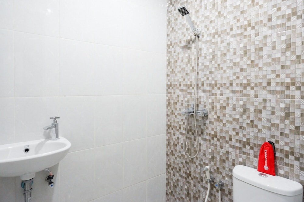 reddoorz near pacific mall tegal 2