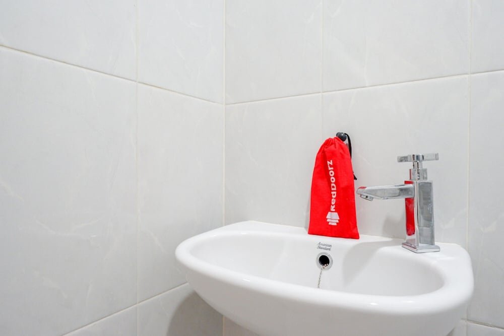 reddoorz near pacific mall tegal 2