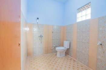 reddoorz syariah tambak mekar street subang