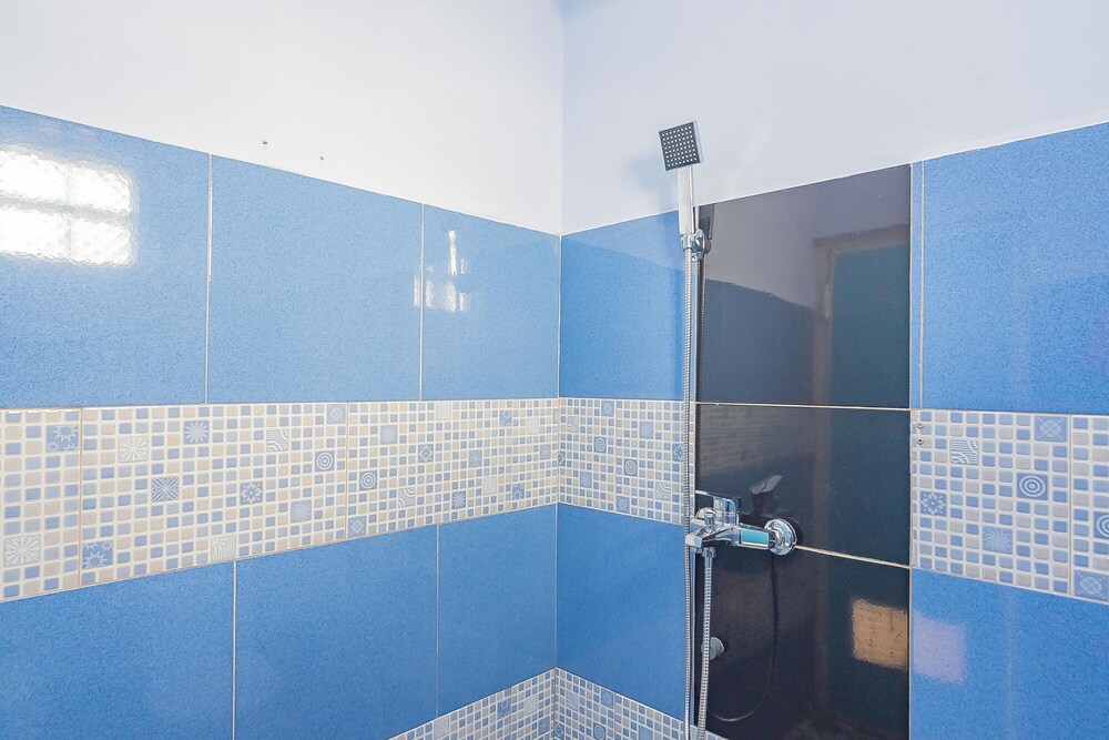 reddoorz syariah tambak mekar street subang