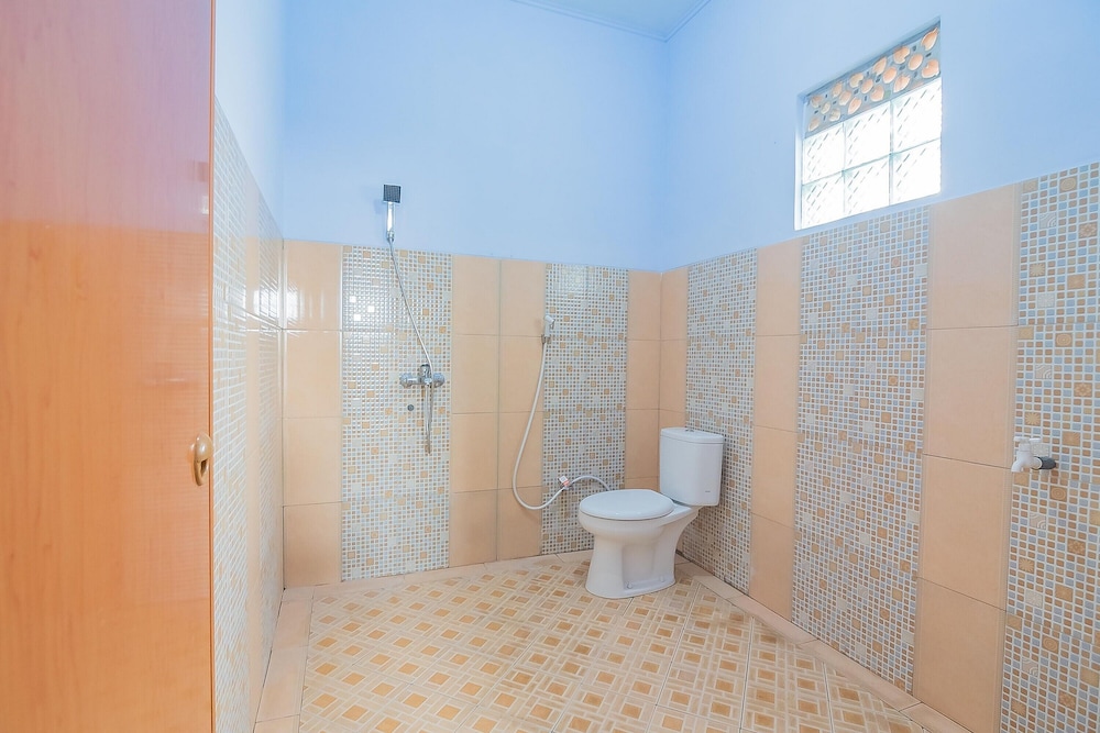 reddoorz syariah tambak mekar street subang