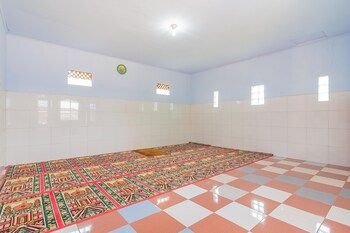 reddoorz syariah tambak mekar street subang