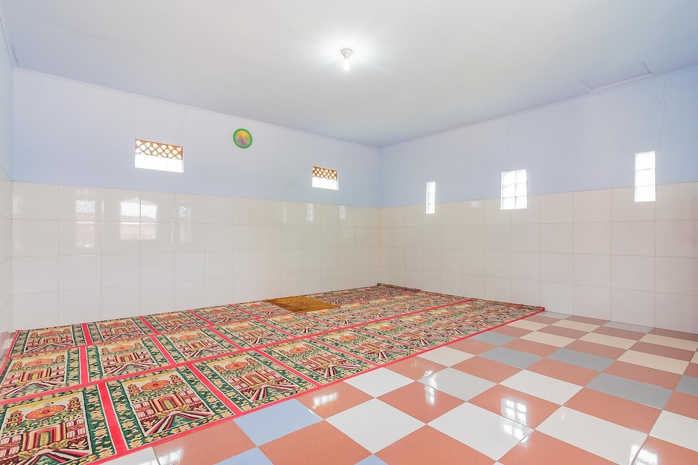 reddoorz syariah tambak mekar street subang