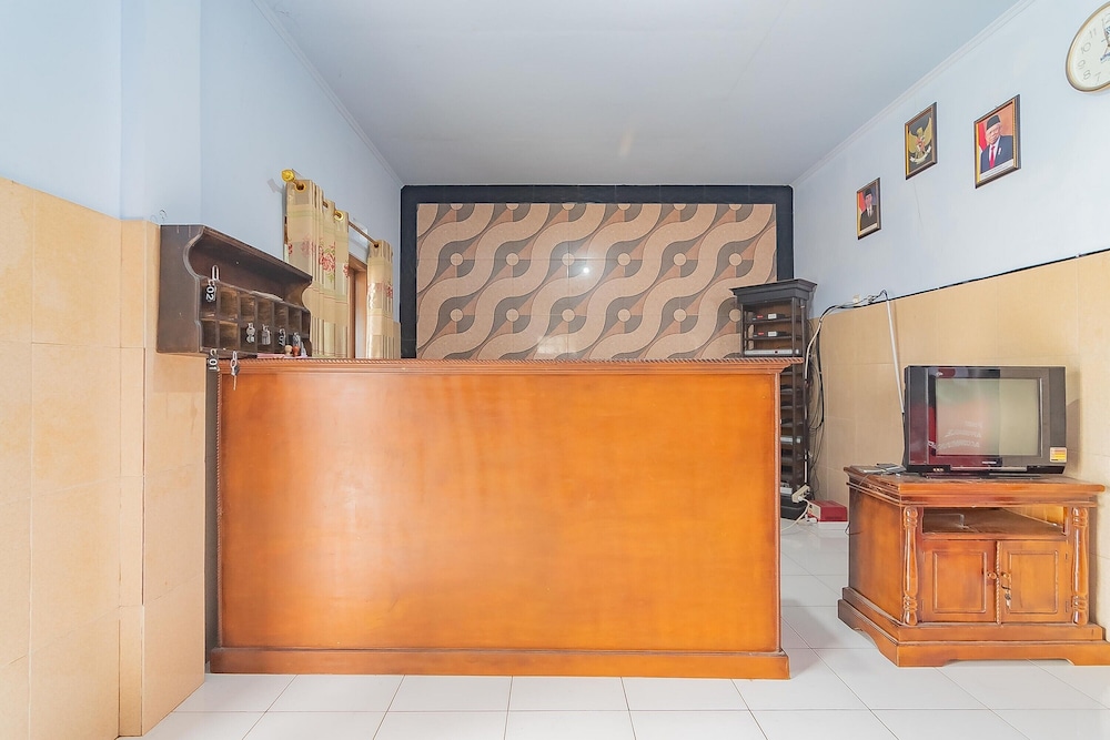 reddoorz syariah tambak mekar street subang