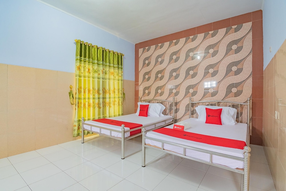 reddoorz syariah tambak mekar street subang