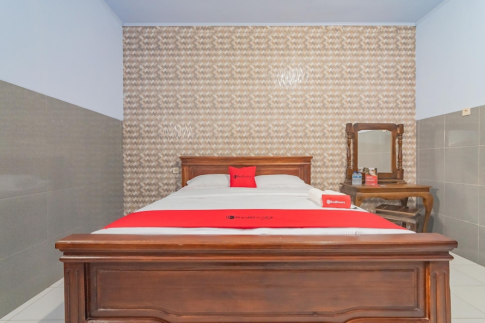 reddoorz syariah tambak mekar street subang