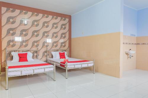 reddoorz syariah tambak mekar street subang