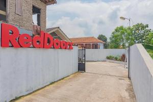 reddoorz syariah tambak mekar street subang