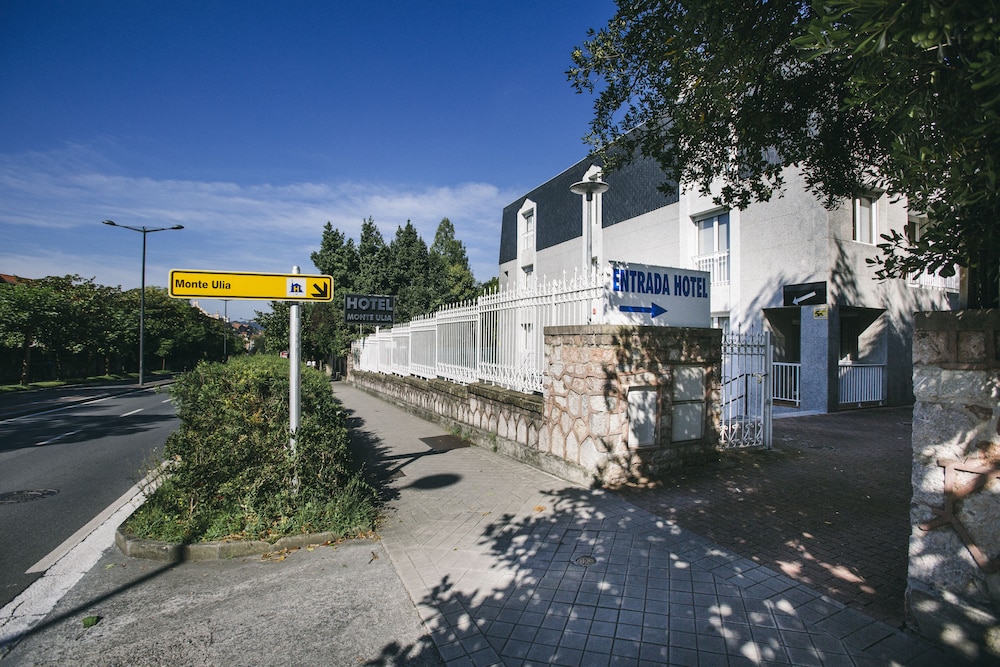 monte ulia hotel