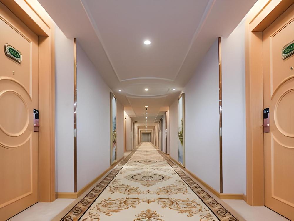 vienna hotel guangdong huizhou lilin north railway station