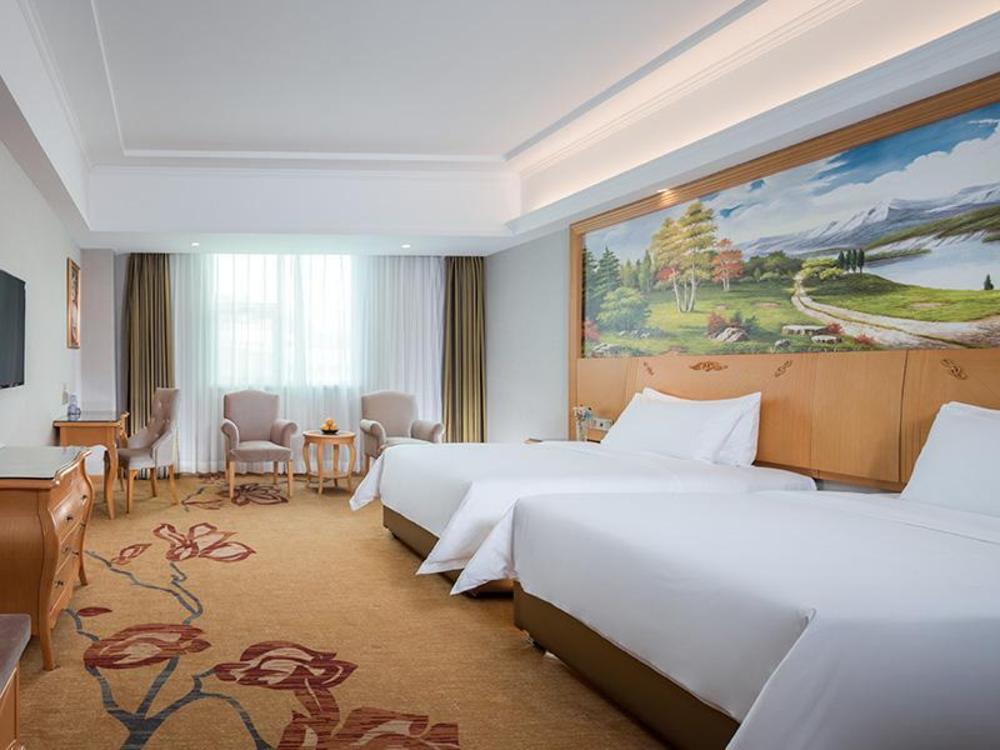 vienna hotel guangdong huizhou lilin north railway station