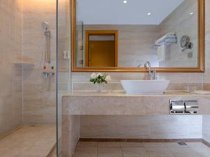 vienna international hotel chenzhou wuling square shop