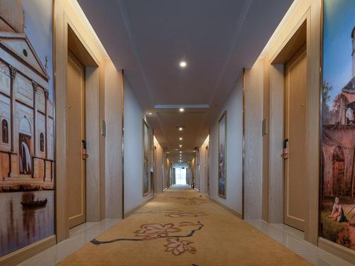 vienna international hotel guangdong yunfu emerging new city plaza store