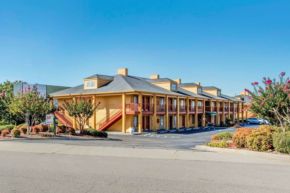 quality inn bessemer i 20 exit 108