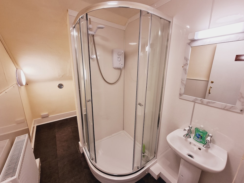 roy bridge hotel
