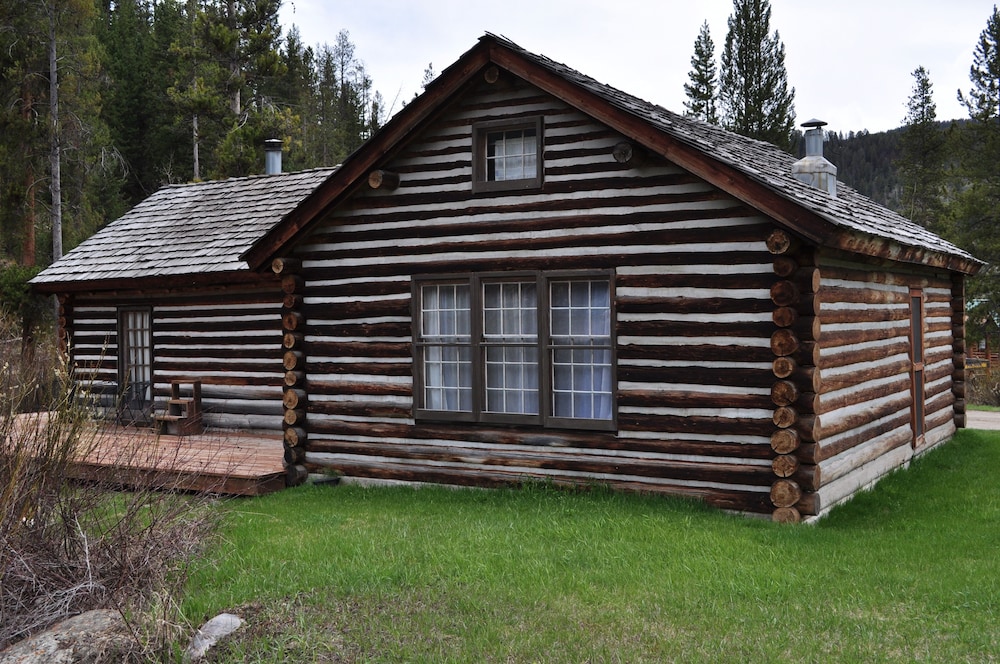 320 guest ranch