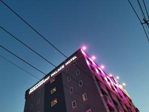 paramount palace hotel dannok