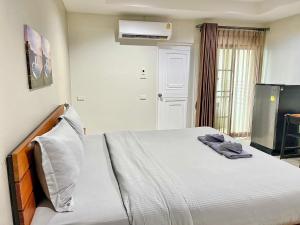 the gun hotel 8