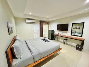 the gun hotel 8
