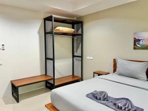 the gun hotel 8