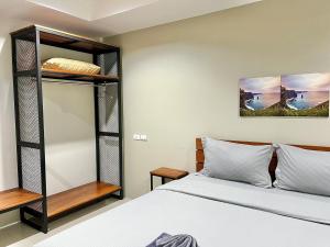 the gun hotel 8