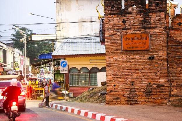 goodnight chiang mai gate