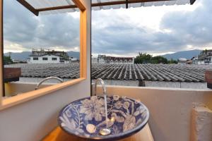 goodnight chiang mai gate