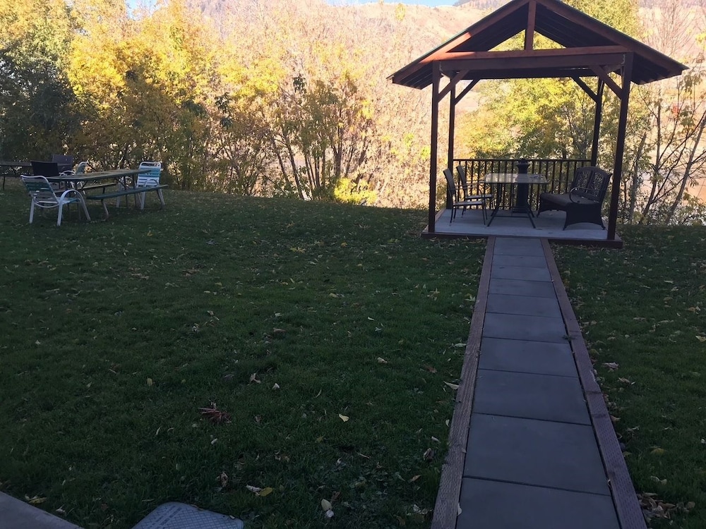 riverland inn and suites