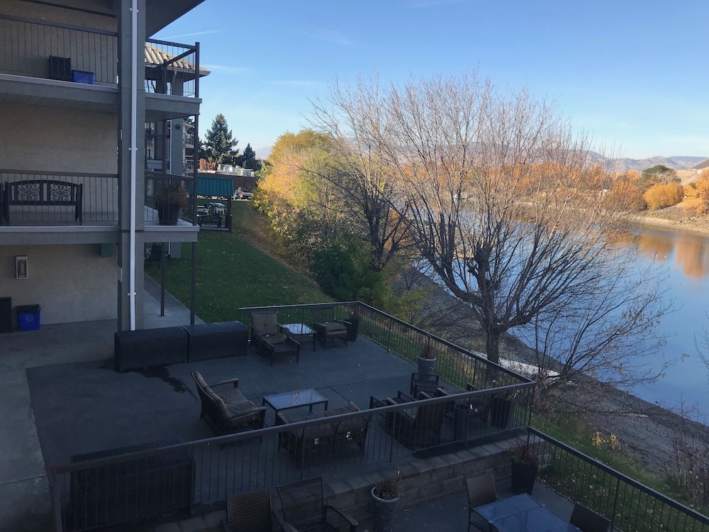 riverland inn and suites