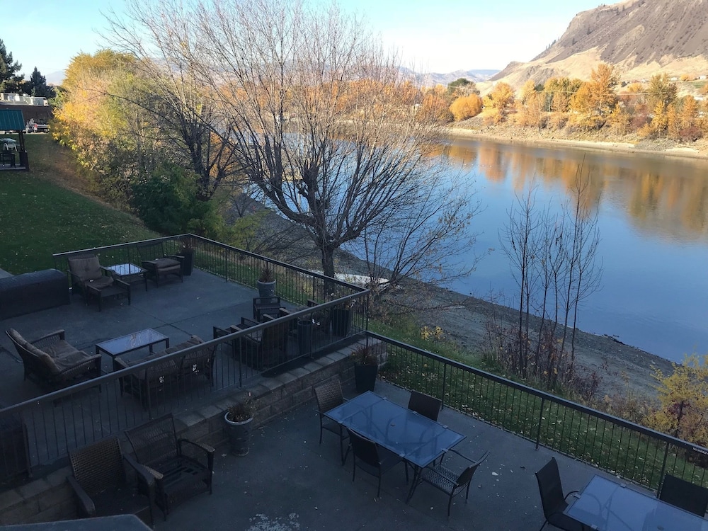 riverland inn and suites