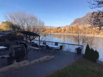 riverland inn and suites