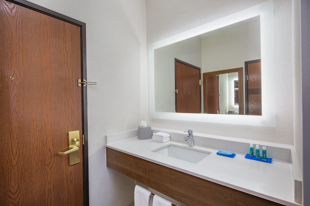 holiday inn express hotel and suites bishop by ihg