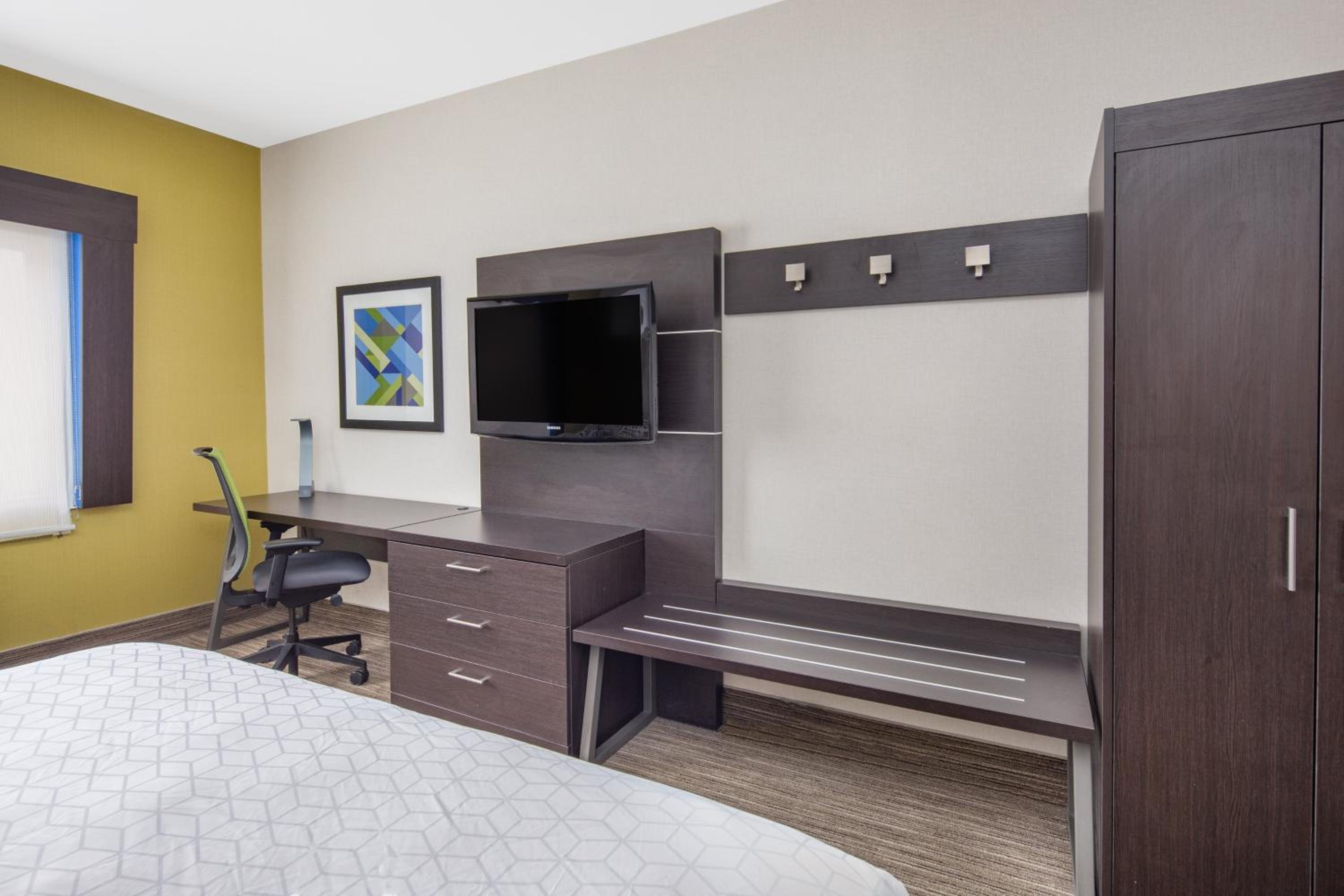 holiday inn express hotel and suites bishop by ihg
