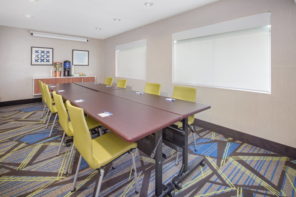 holiday inn express hotel and suites bishop by ihg