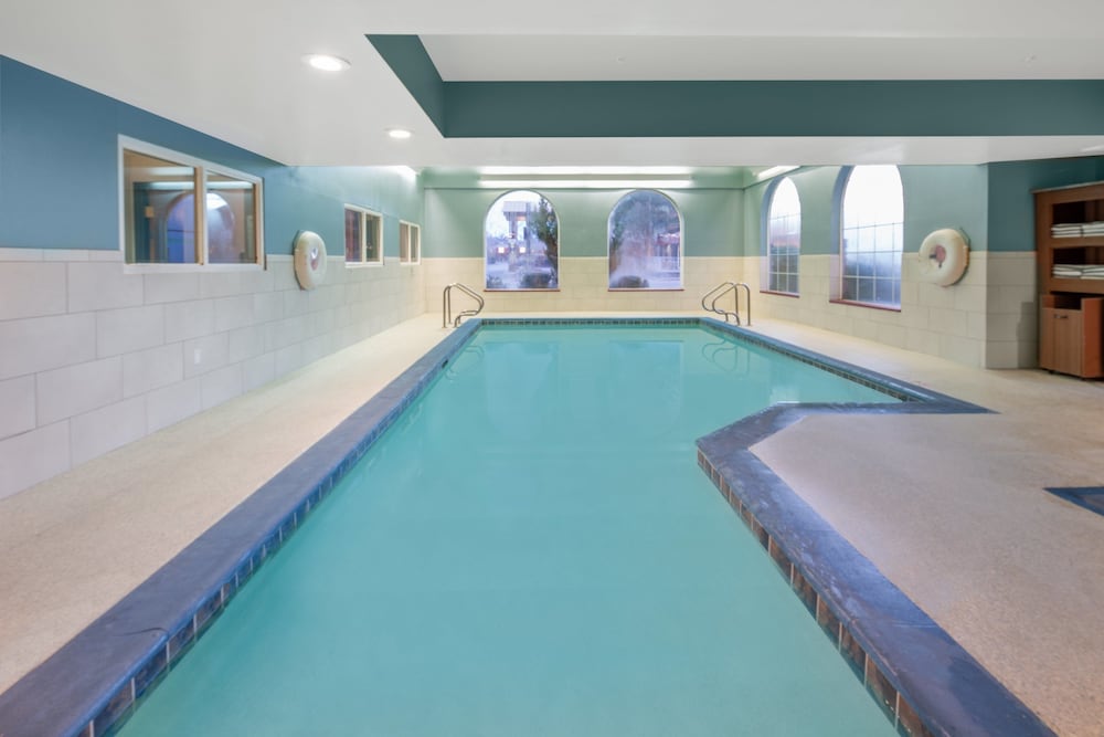 holiday inn express hotel and suites bishop by ihg