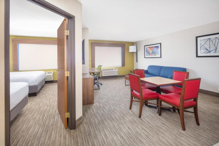 holiday inn express hotel and suites bishop by ihg