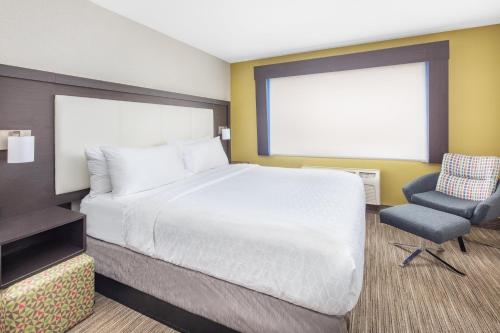 holiday inn express hotel and suites bishop by ihg