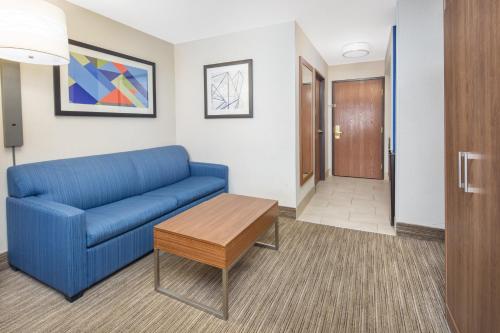 holiday inn express hotel and suites bishop by ihg